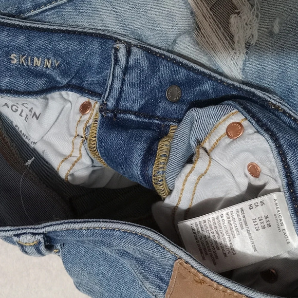 American Eagle EUC Airflex360 Distressed Denim Skinny Jeans size 26×28 - Picture 4 of 10